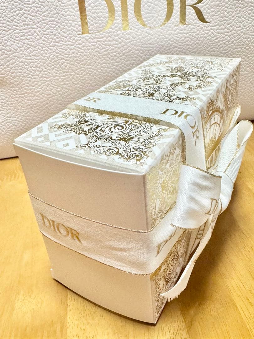 Dior カプチュールトータルホリデー