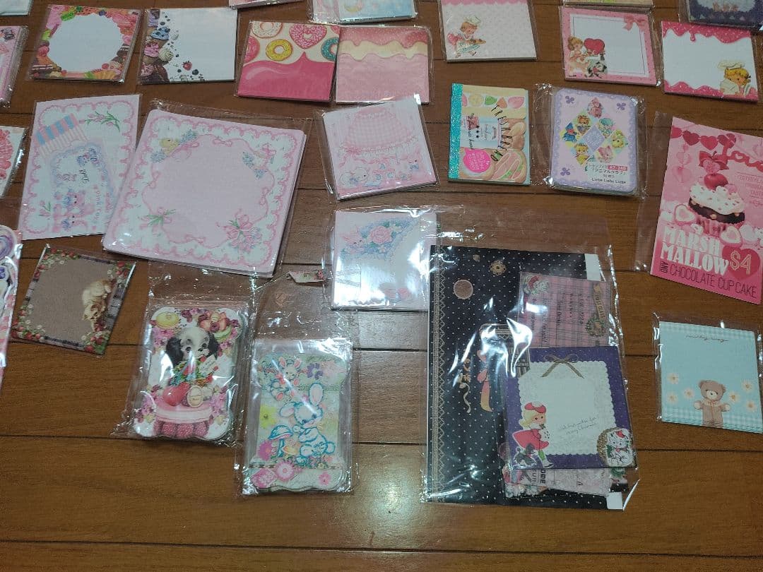 大量！素材紙 コラージュ おすそ分け 紙もの メモ用紙 まとめ売り 150冊位