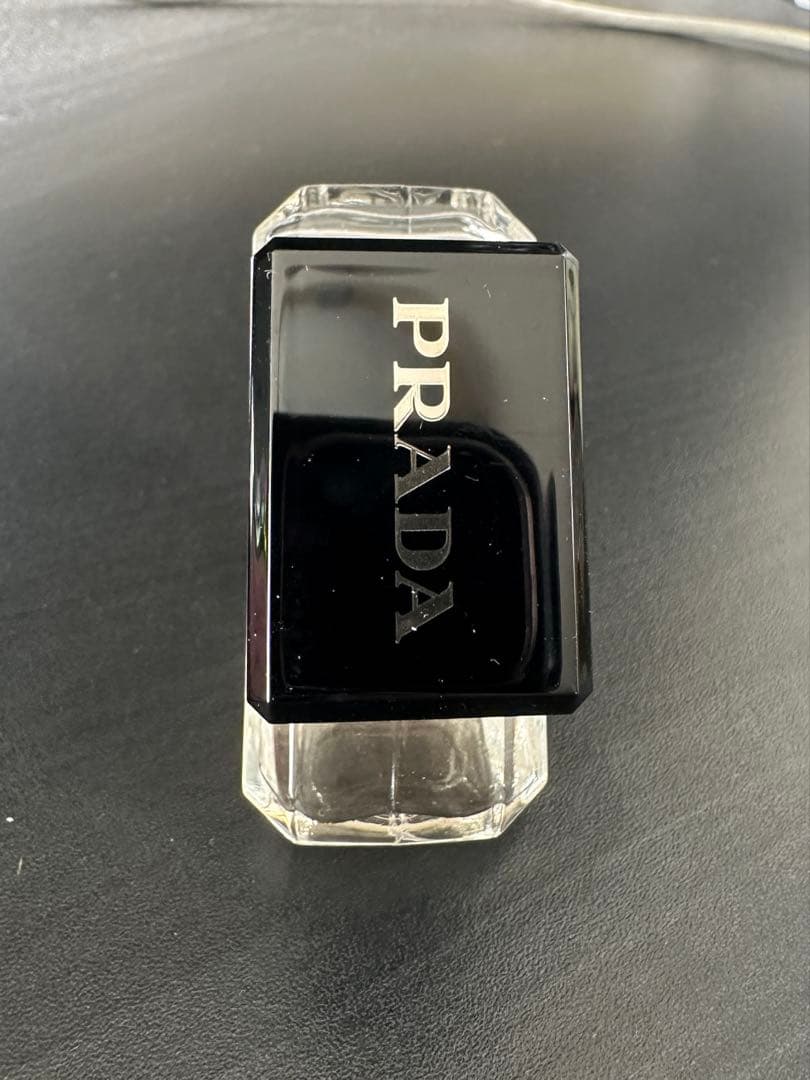 プラダパラドックス　バーチャル フラワー オーデパルファム