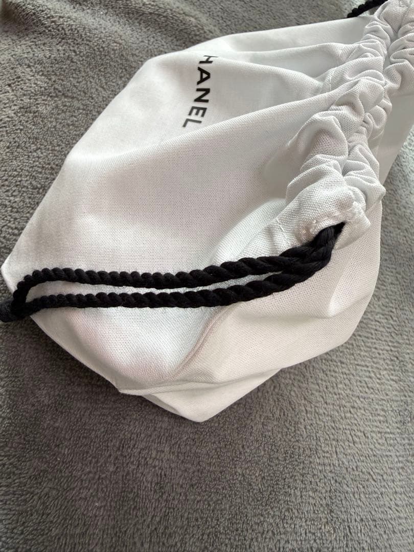 新品　シャネル　ルージュ ヌワール コンフィダンス アイ＆チークカラー パレット