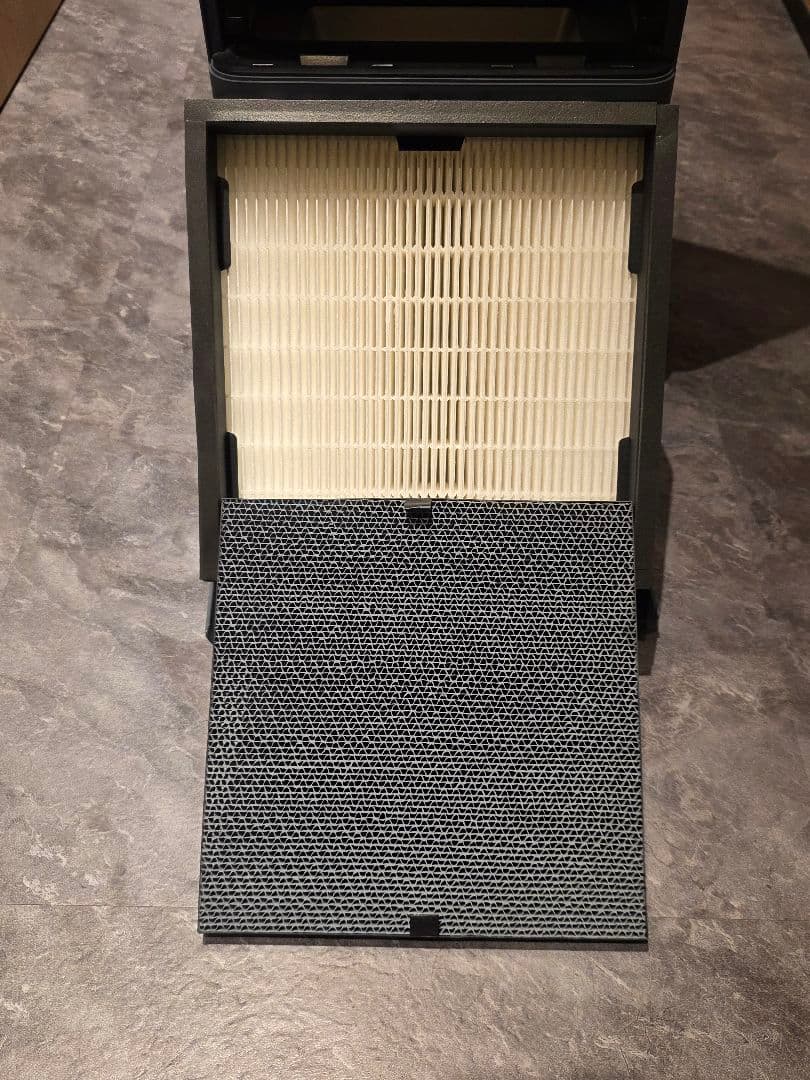 バルミューダ　BALMUDA The Pure A01A グレー　空気清浄機