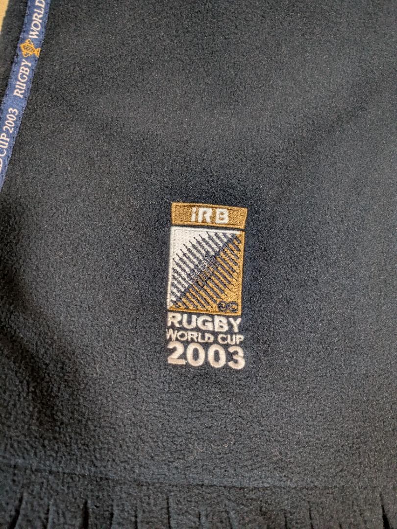 2003年のラグビーワールドカップ記念のポロシャツとマフラー