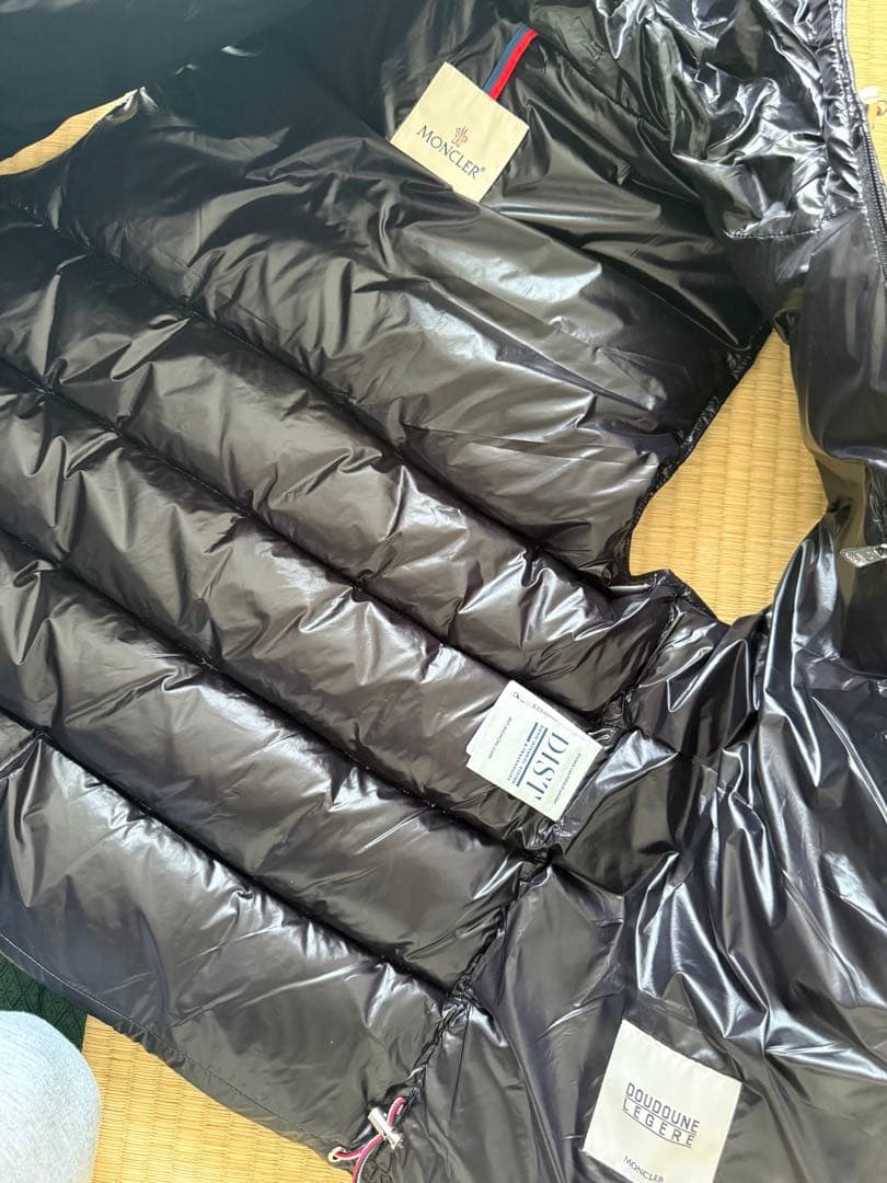 モンクレール ダウンベスト