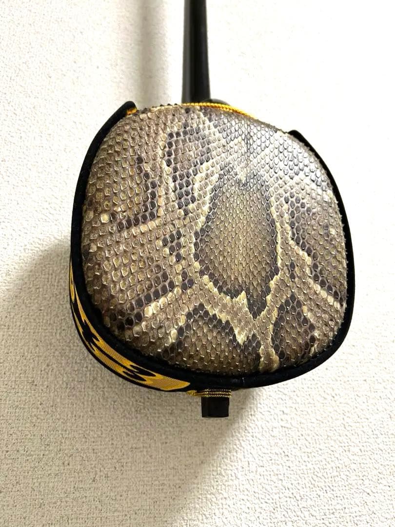 本ヘビ皮の伝統的な三線 強化張り 3弦 沖縄