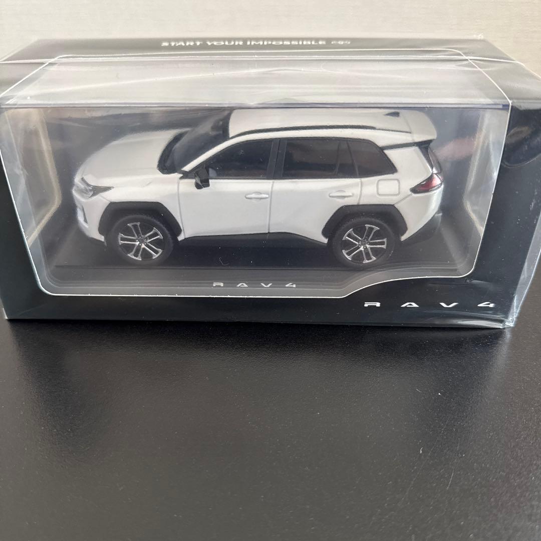 RAV4 ホワイト ミニカー
