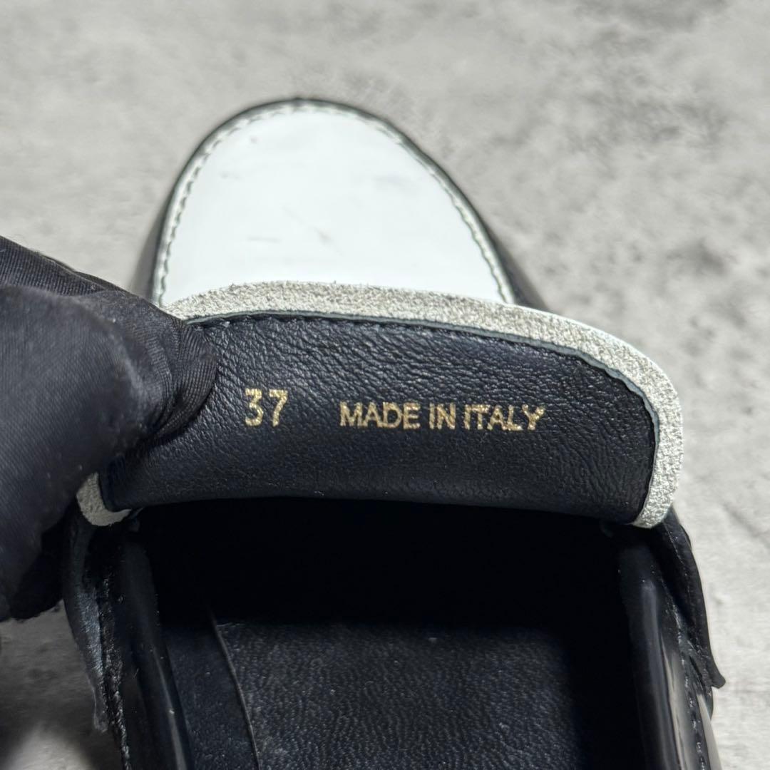 靴 Miu Miu Coin Two Tone Penny Loafers