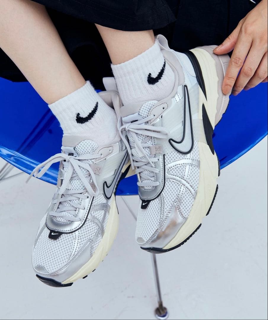 【入手困難】23cm NIKE W V2K RUN \"WHITE SILVER