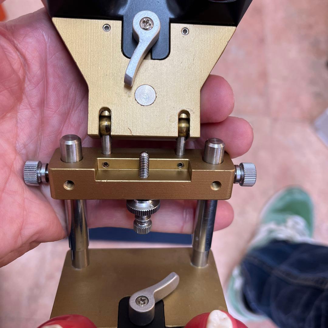 タアポドント咬合器　矯正装置付き