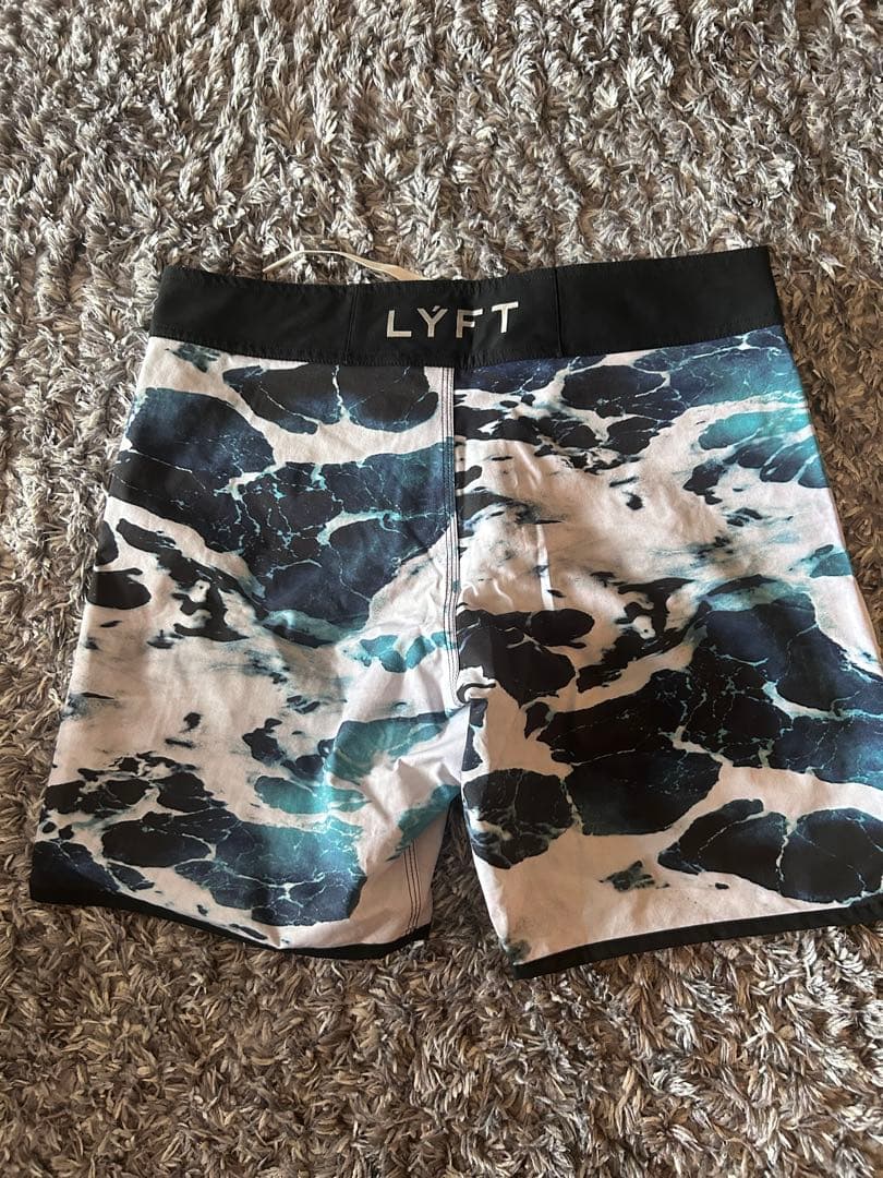 LYFT サーフパンツ 海