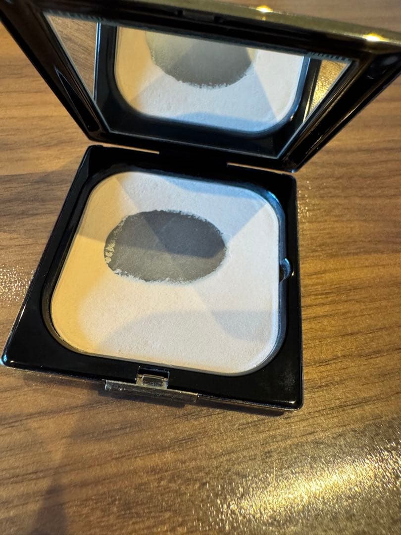 クレドポー　プレストパウダー