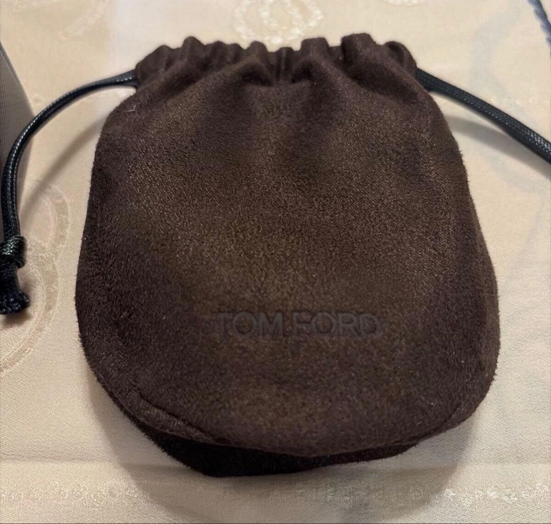 新品同様 トムフォード アーキテクチャーソフトマットブラーリング クッション