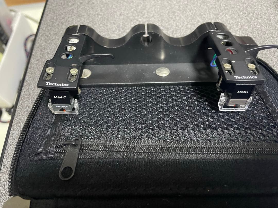 b*8様 Technics SL-1200MK5 ミキサー、針、CDJ付きのDJ