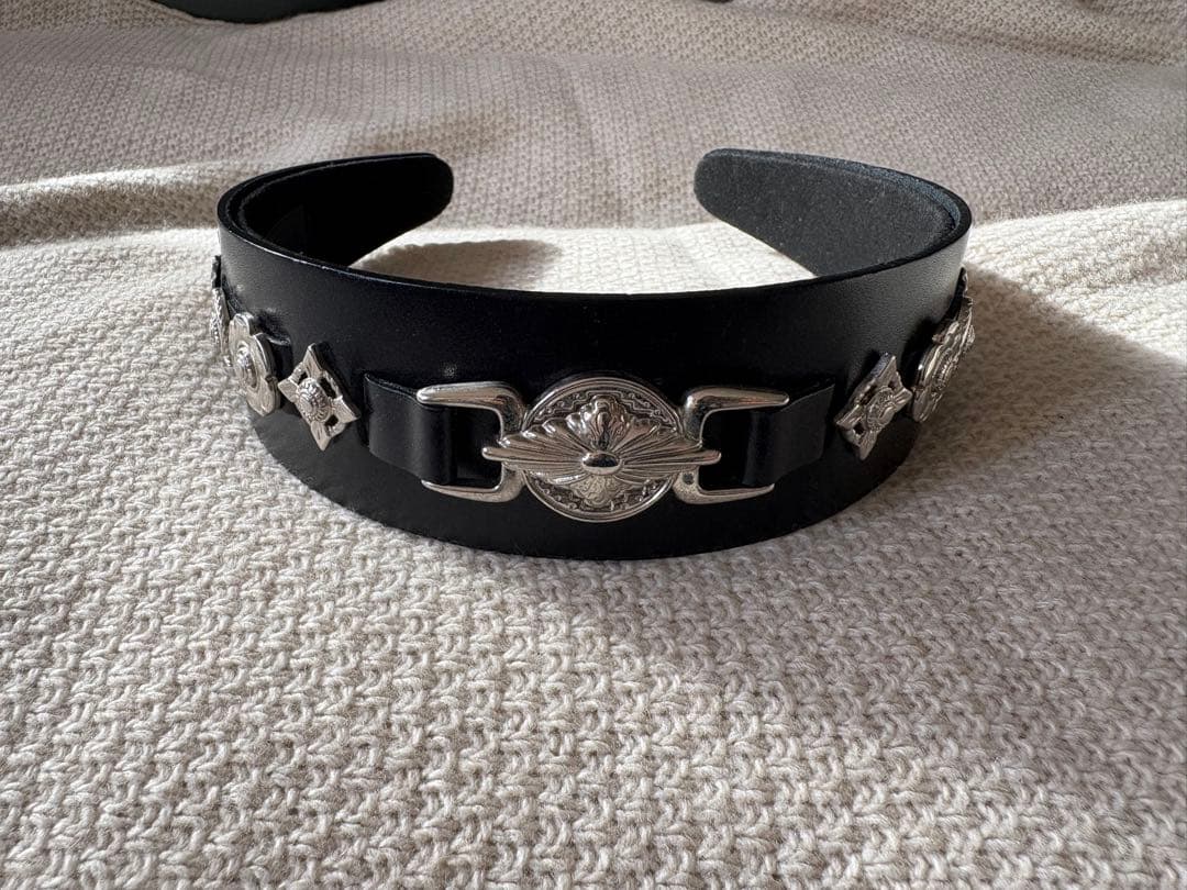 『TOGA』　LEATHER HEADBAND ブラック