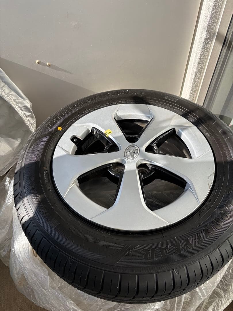 グッドイアータイヤバリ山ホイールセット 15インチ　プリウス30 後期