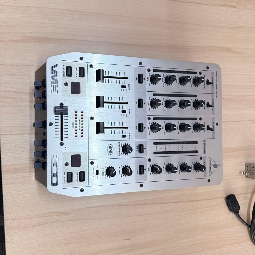 BEHRINGER VMX 300 DJミキサー