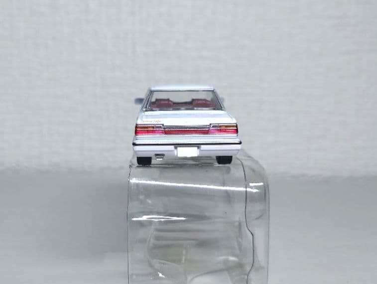 トミカリミテッドヴィンテージネオ　日産グロリアV30ターボブロアム（85年式）