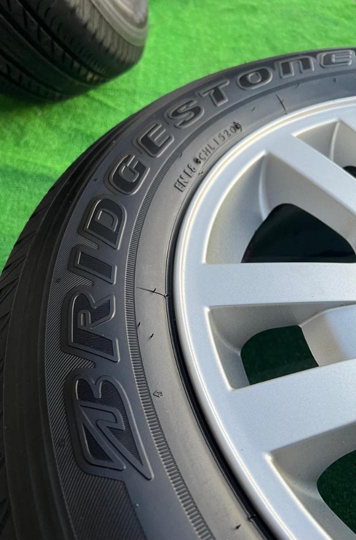 ランドローバー フリーランダー II 17インチホイール235/65R17タイヤ