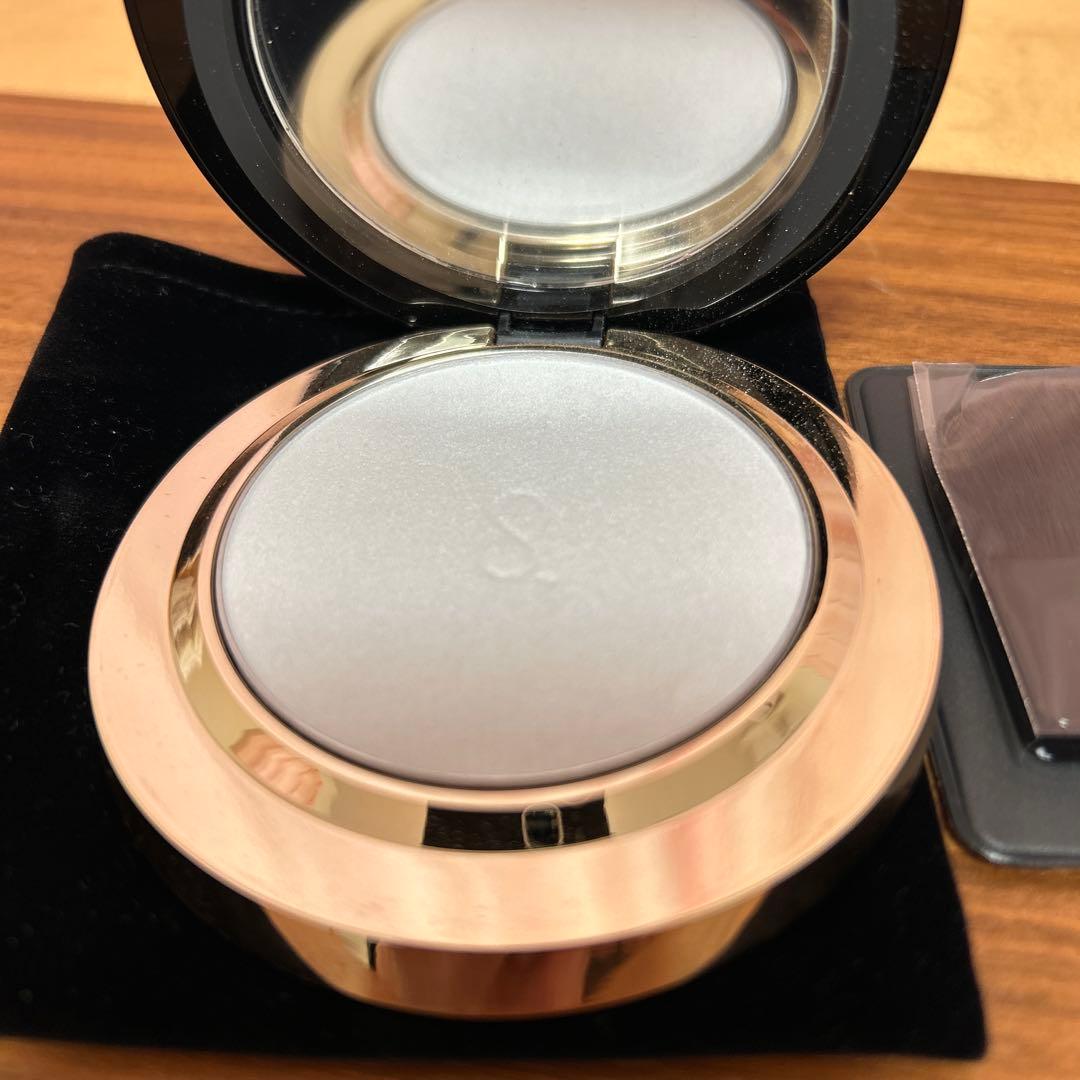 SUQQUグロウセッティングパウダー