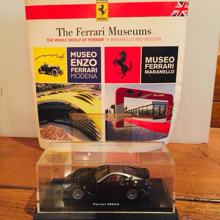 Ferrari オリジナル ミニカー イタリア本社チラシ おまけ付き
