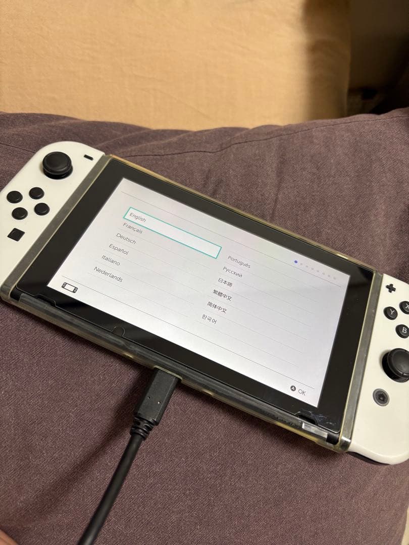 Nintendo Switch 本体とジョイコン