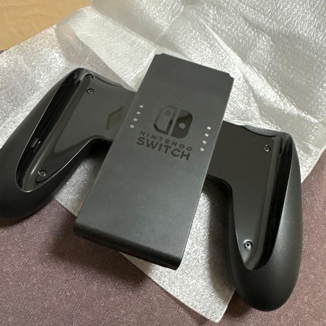 Nintendo Switch 本体とジョイコン