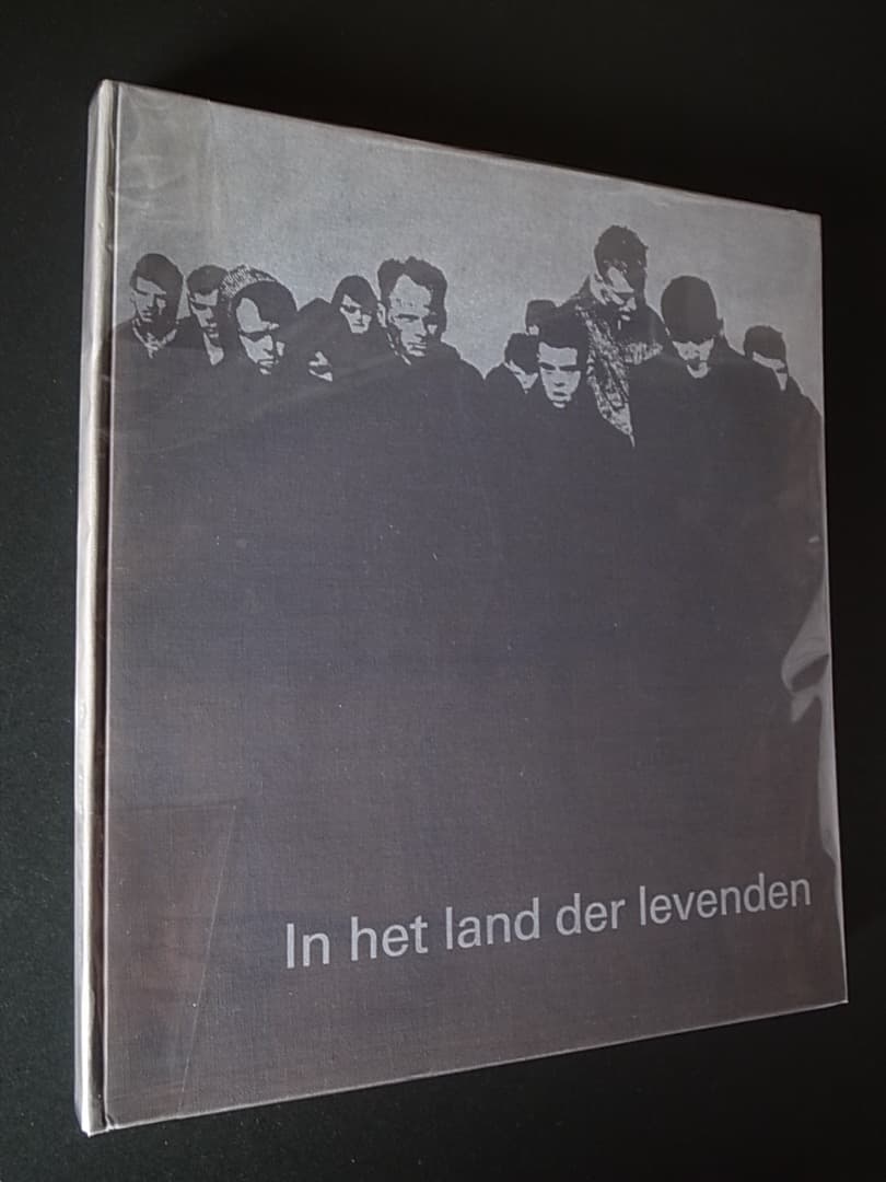 洋書 IN HET LAND DER LEVENDEN / Ad Windig
