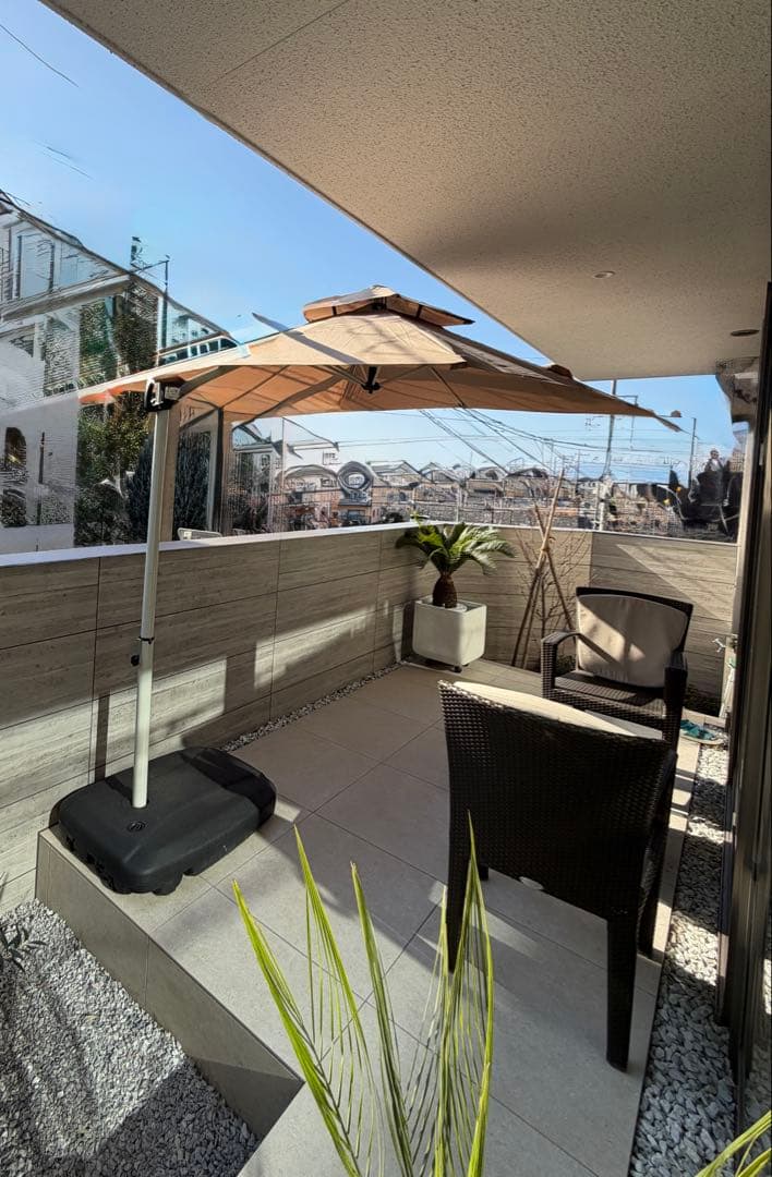 美品　台座付ガーデンパラソル 220x250cm