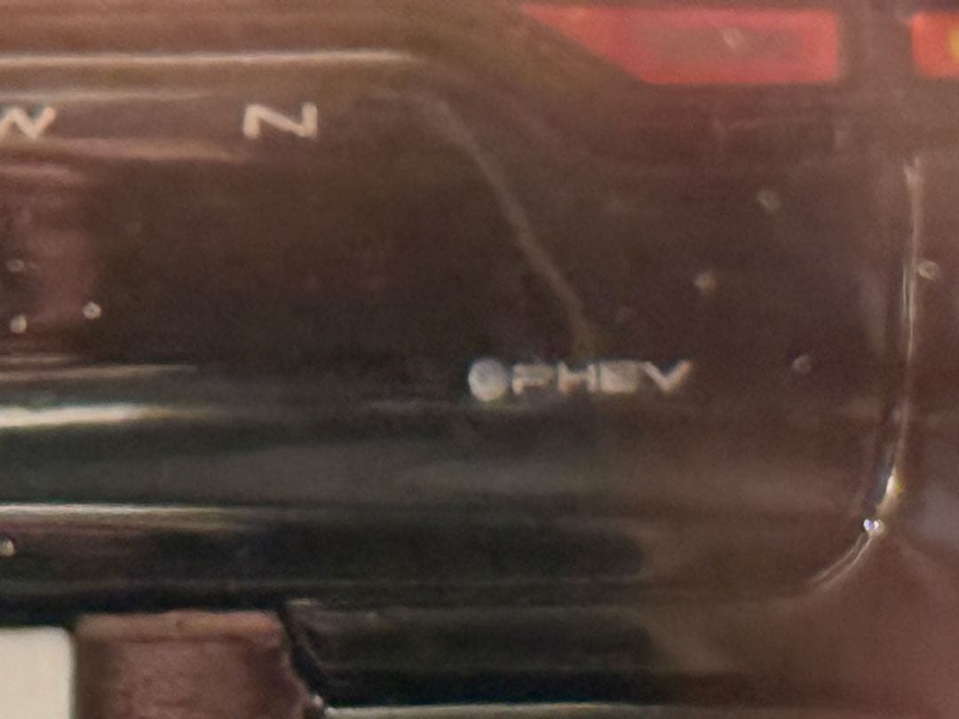 クラウンスポーツ　PHEV 版　ブラック　内装レッド　カラーサンプル　非売品