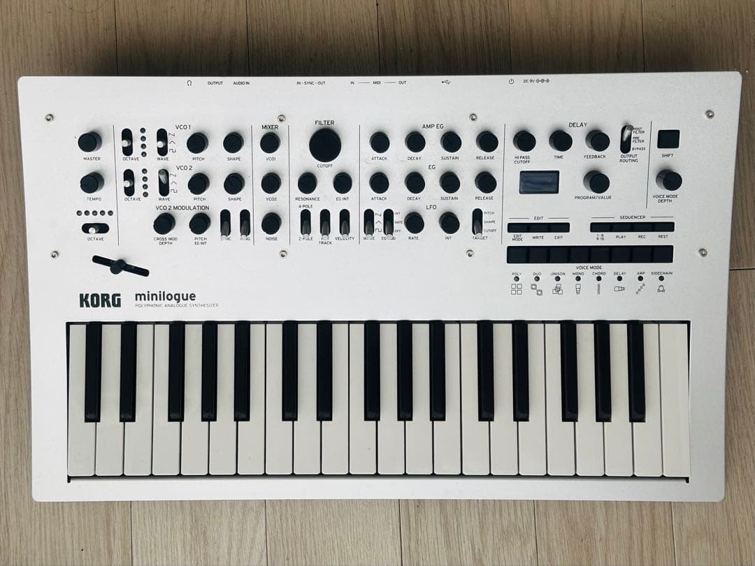 【美品】KORG minilogue アナログシンセサイザー