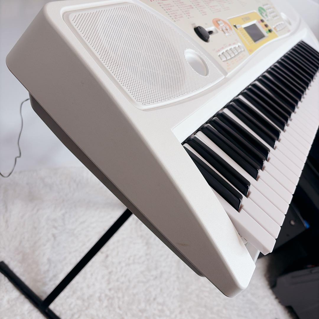ヤマハ 電子キーボード スタンド付　キーボード 光る鍵盤 EZ-J15