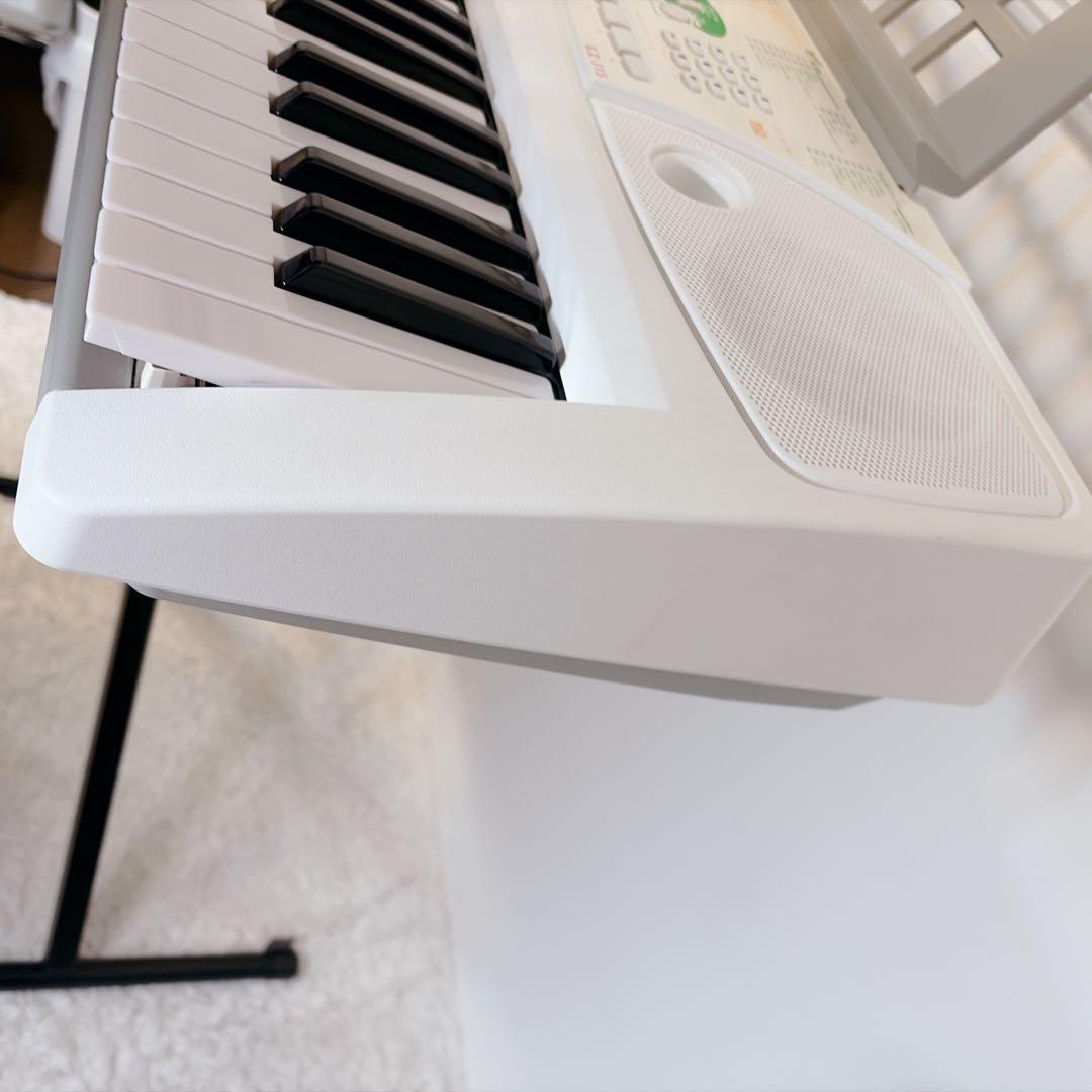 ヤマハ 電子キーボード スタンド付　キーボード 光る鍵盤 EZ-J15