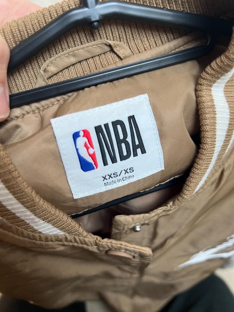 【美品/希少】LAKERS ボンバージャケット ゴールド/白 メンズ XS