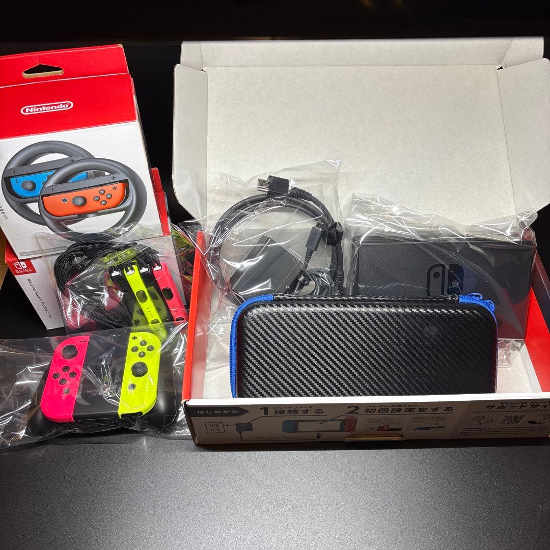 Nintendo Switch 本体一式＋プロコン＋JoyConハンドル＋ケース