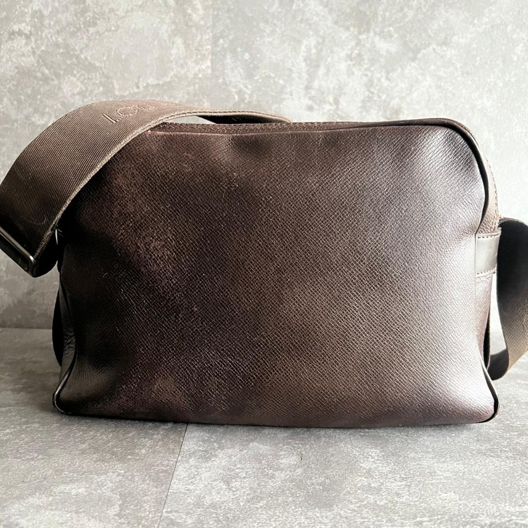 ⭐️LOUIS VUITTON⭐️ルイヴィトン タイガ リポーターPM