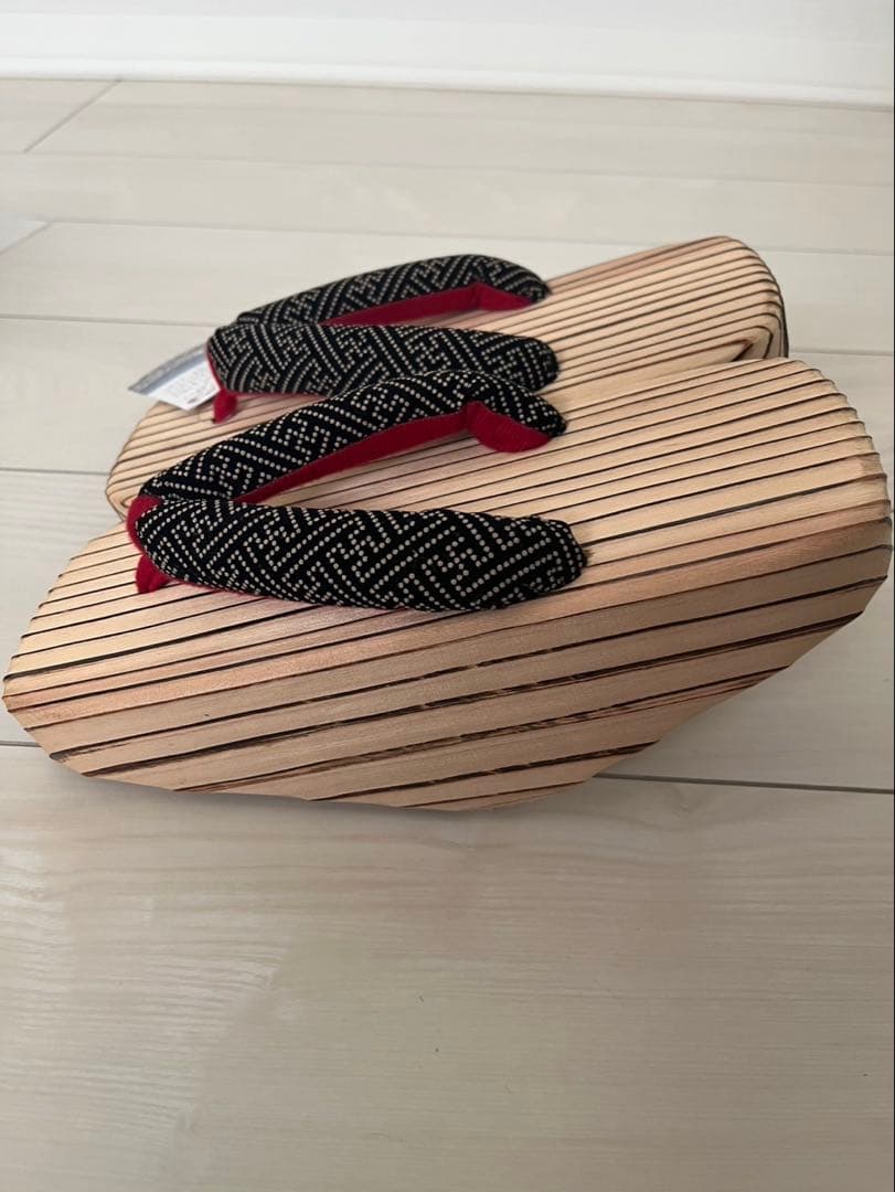 健康腰ラク下駄 天然杉　フリーサイズ赤黒