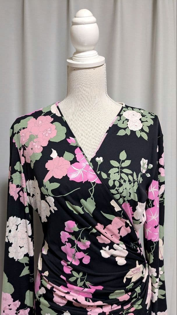 レオナール　Leonard　美品　綺麗な 花柄ラップスタイルワンピース
