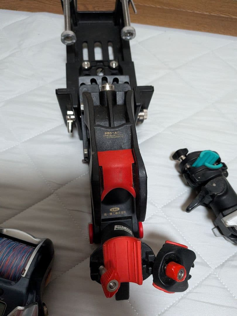 電動リール 青緑ライン付き