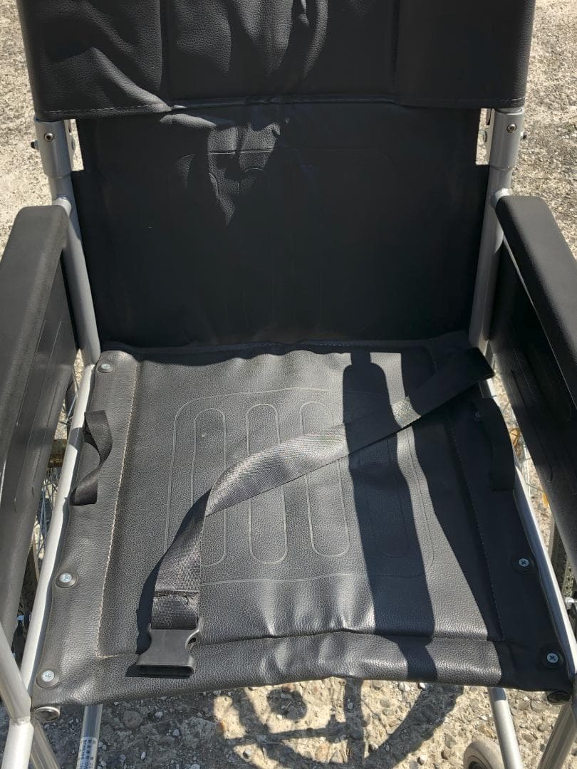 車椅子 人気のケアテック　黒　状態良好　未使用に近い　引取(埼玉)幸手市 相談応