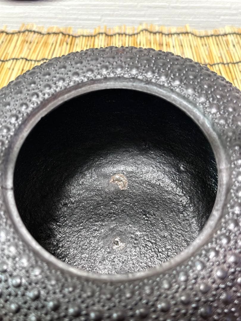 良品、保管品　南部岩鋳造　捻鉉　１５型　東雲亀甲　南部鉄瓶　南部鉄器　鉄瓶