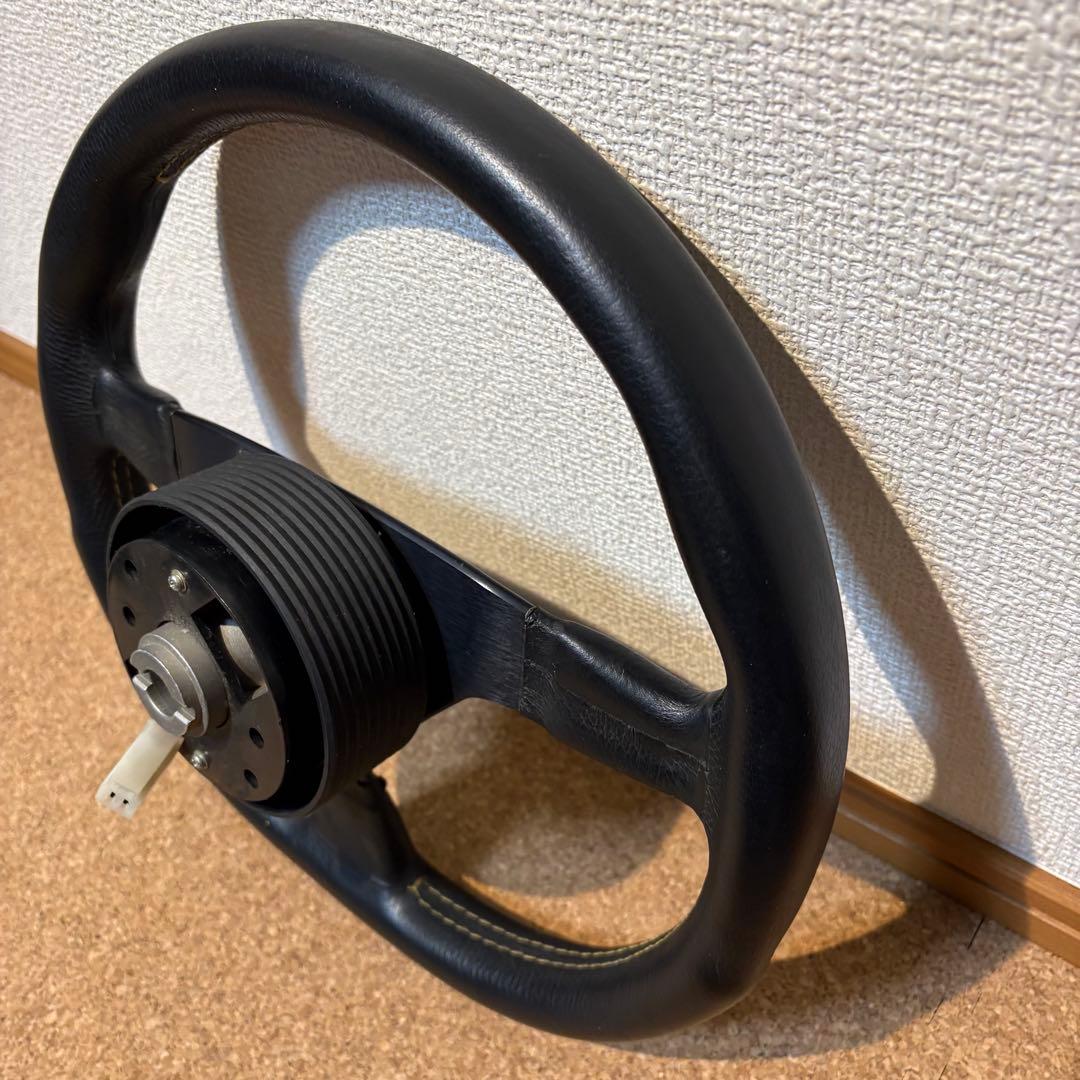 【希少！】MOMO ステアリング ヴェローチェレーシング D型 タイプ