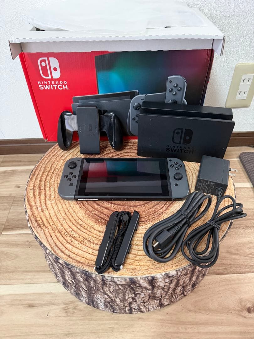 Nintendo Switch ニンテンドースイッチ本体　グレー