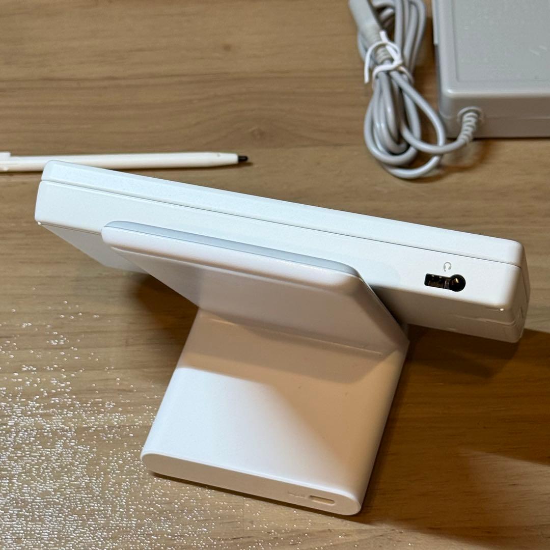 8-050【ほぼ未使用】ニンテンドーDSi ホワイト