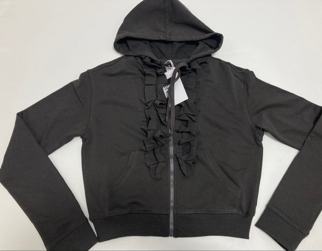 OPEN YY フリル付き黒パーカー