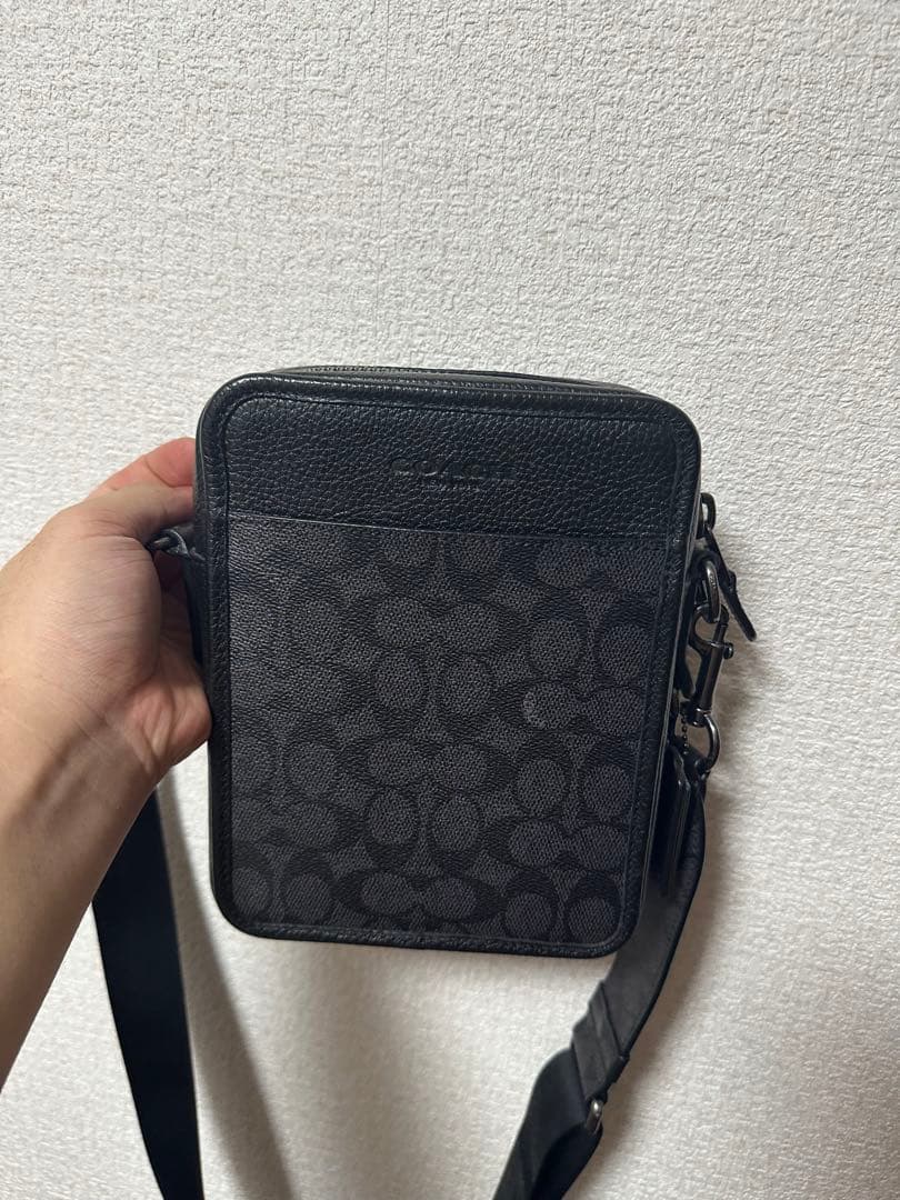 Coach ブラックレザーショルダーバッグ