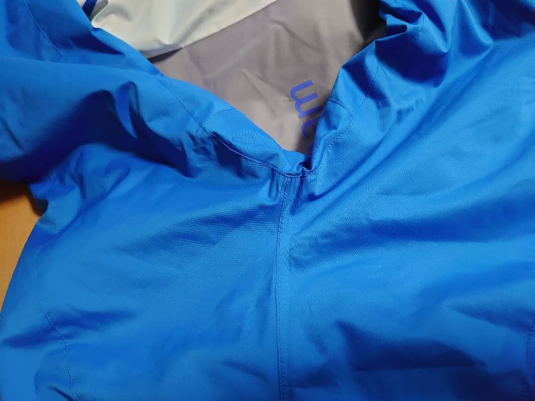 【本日最終 三連休特別値下】DESCENTE スキーウェア上下 スイスモデル