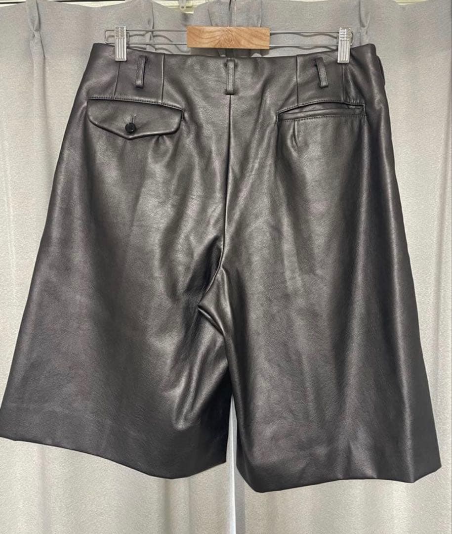 COMME des GARÇONS HOMME PLUS フェイクレザーショーツ