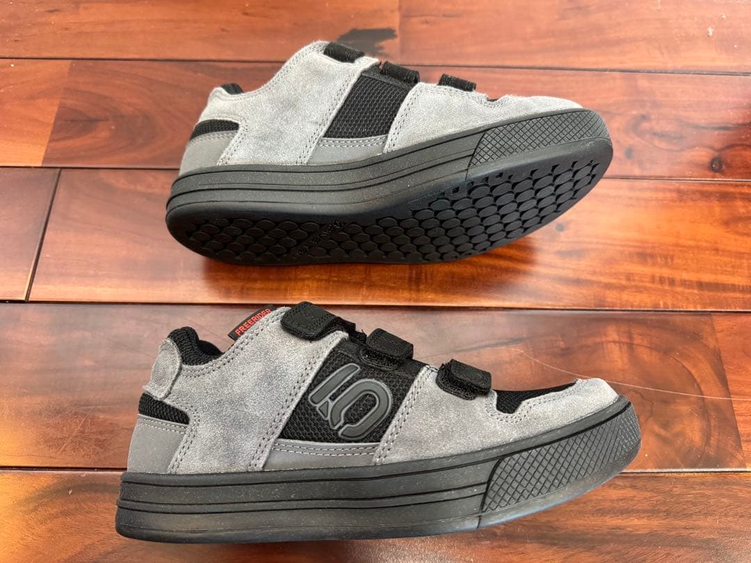 新品未使用FIVE TEN Freerider Kids VCS グレー US2