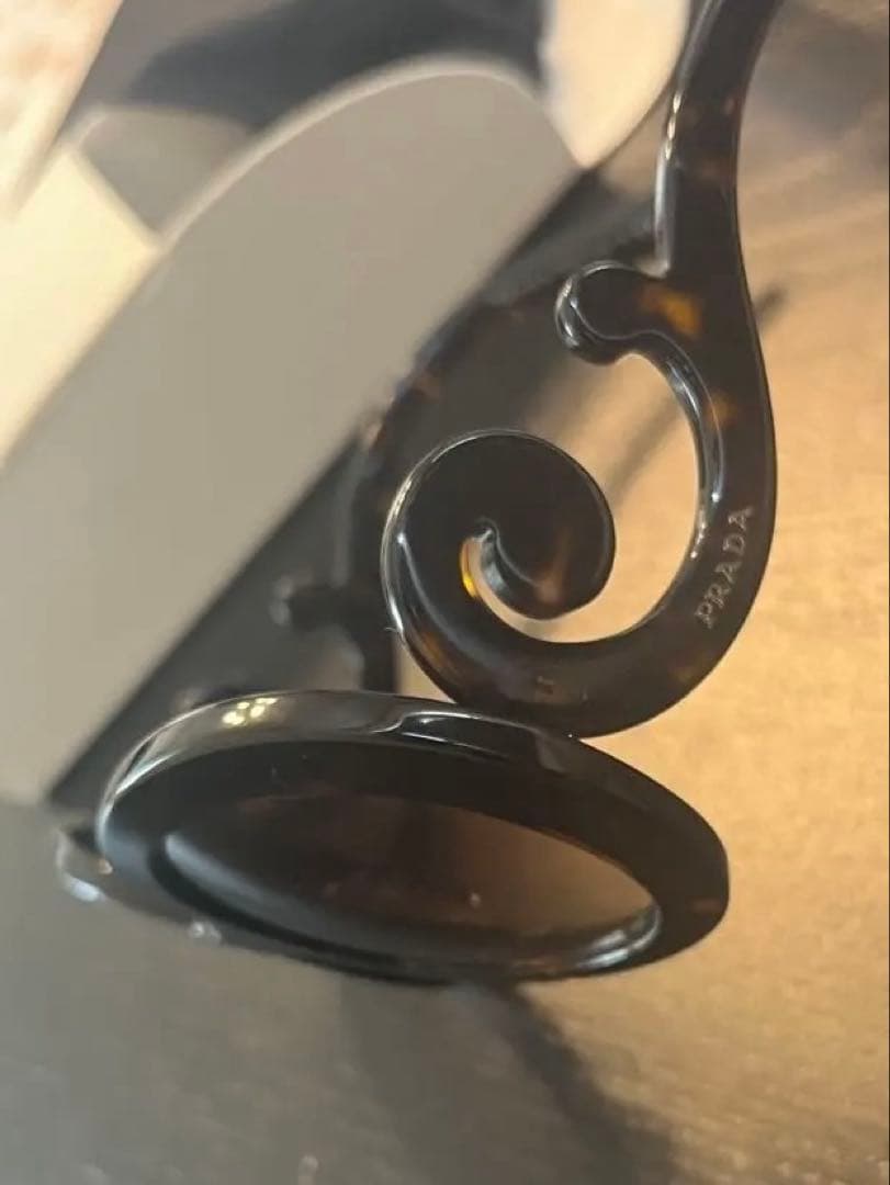 PRADA サングラス　ミニマルバロック