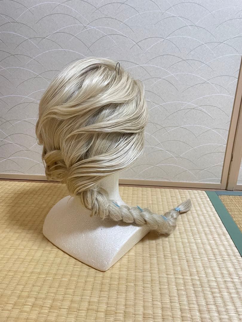 【値下げ⭕️24時間以内発送】Dハロ ウィッグ アナと雪の女王 氷の女王エルサ