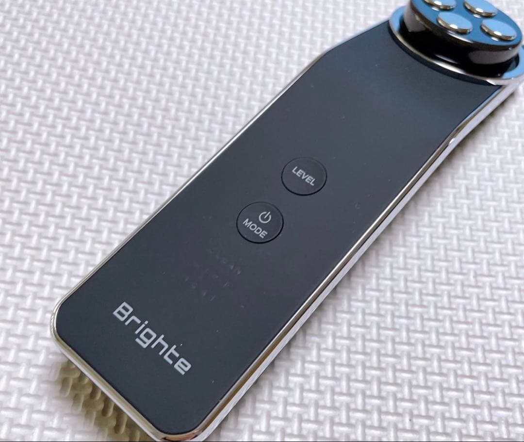 本日のみ値下中Brighte美顔器 ELEKI LIFT(エレキリフト)